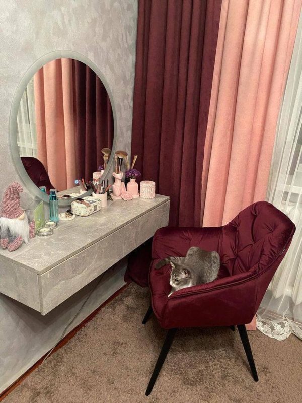 Wall Hanging Round LED Mirror – Dimmable Lighted Makeup & Bathroom Mirror - Image 2
