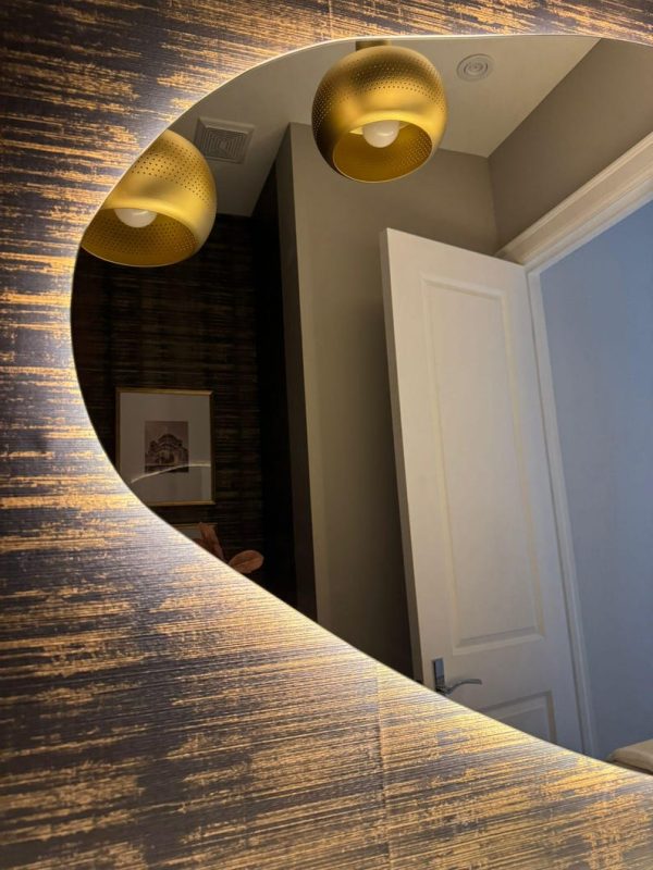 Sile Irregular LED Wall Mirror – Asymmetrical Modern Bathroom & Home Decor Mirror